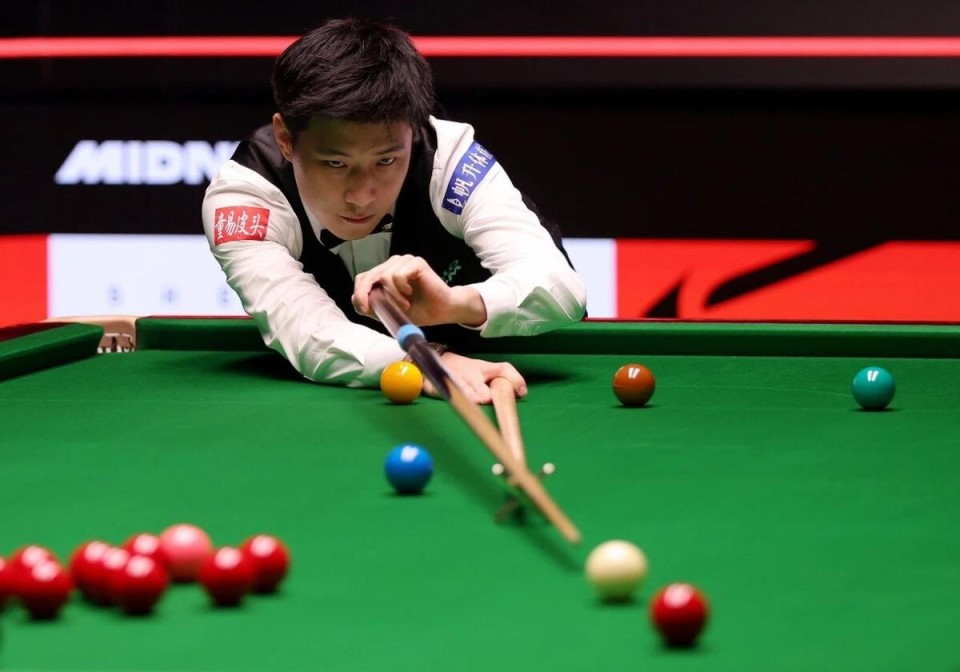 甲赛场上展 甲赛场上展